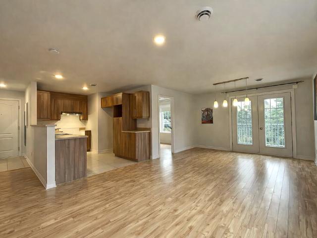 Condo à Louer 671 Chemin de la Rivière, Sainte Agathe des Monts 35 photos | Logis Québec
