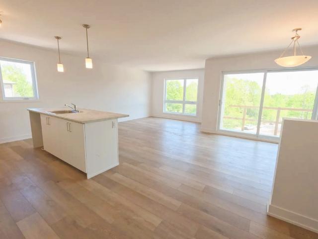 Condo à Louer 832 Boulevard Maloney Est, Gatineau Gatineau 7 photos | Logis Québec