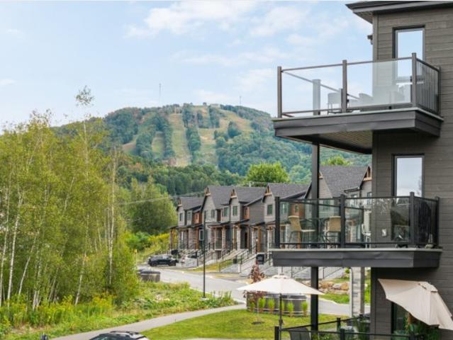 Condo à Louer 92 De Joliette, Bromont 24 photos | Logis Québec