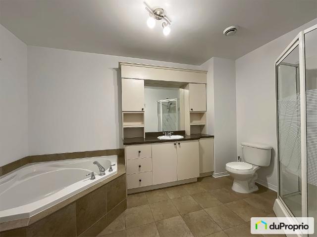 Condo à vendre Vaudreuil Dorion 2 chambres 1 salle de bain #1101