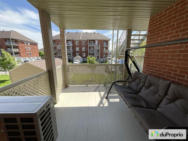 Condo à vendre Longueuil St Hubert 2 chambres 1 salle de bain #1103