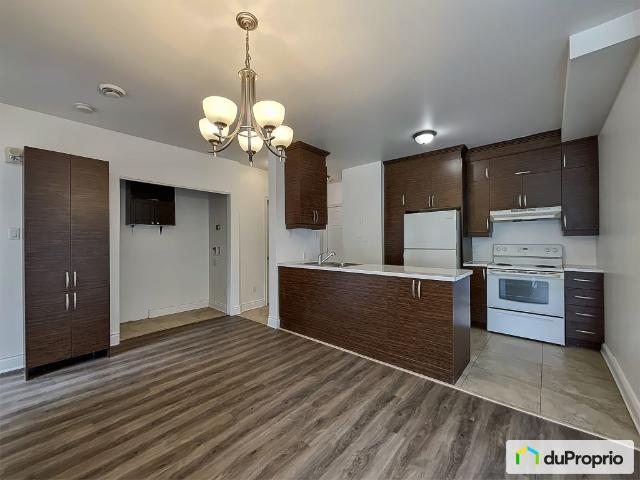 Condo à vendre Longueuil St Hubert 2 chambres 1 salle de bain #1108