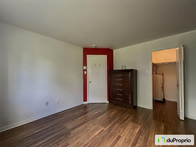 Condo à vendre Longueuil St Hubert 2 chambres 1 salle de bain #1108