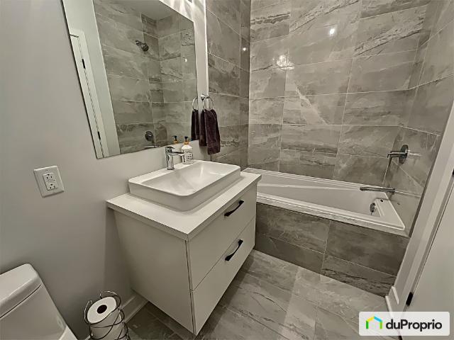 Condo à vendre Saint Laurent 2 chambres 2 salles de bain #1095
