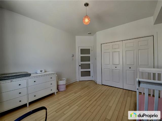 Condo à vendre Saint Laurent 3 chambres 1 salle de bain #1065