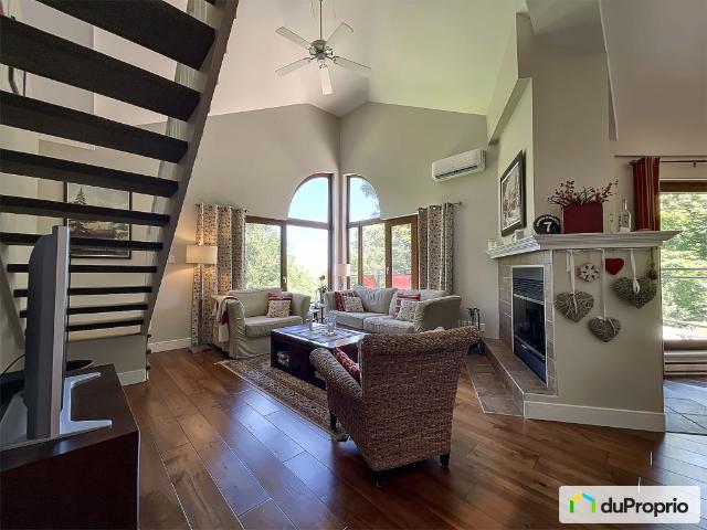 Condo à vendre St Sauveur 3 chambres 2 salles de bain #1109