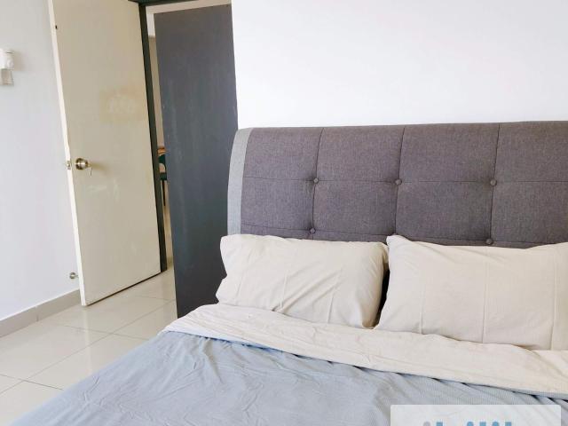 Condo Bus Ride to MRT Middle Room, Fan Only, Aman Heights Bukit Serdang