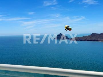 Condo de Lujo a la Venta en Los Arcos Condiminio & Beach Resort