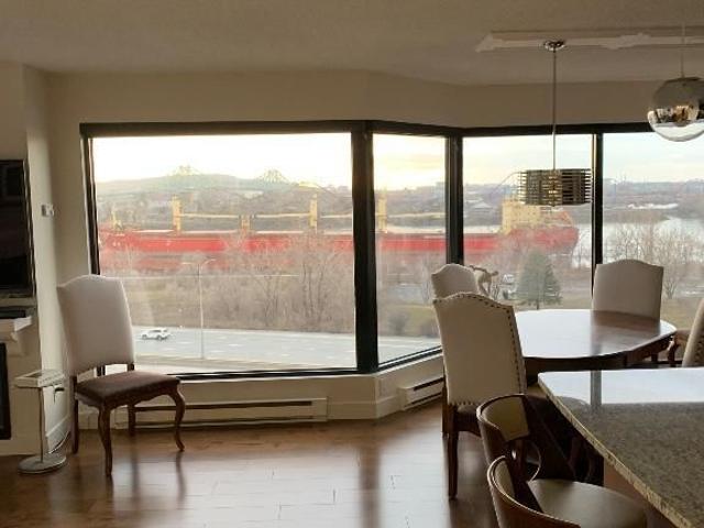Condo de luxe à louer
