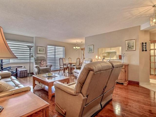 CONDO DE LUXE 4 1/2 DERNIER ETAGE LONGUEUIL