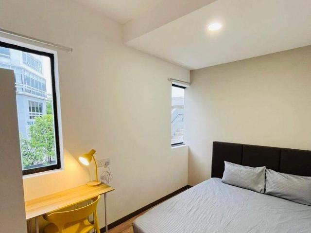Condo Drive to Work. Middle Room at Mines Resort City, Seri Kembangan