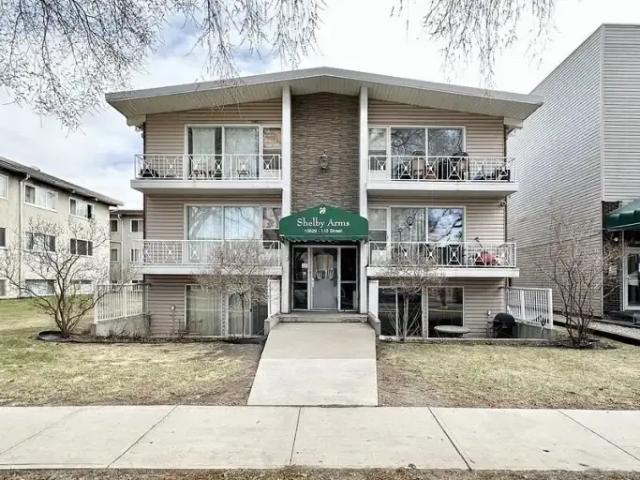 Condo Edmonton AB 104401645