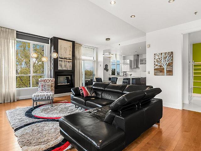 Condo Exceptionnel Sur Le Golf De St lambert