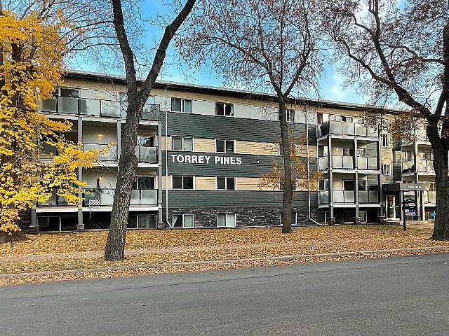 Condo For Sale~ Edmonton Downtown~oliver Location !