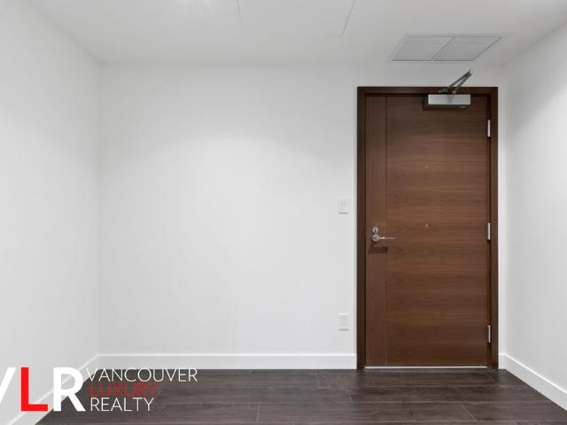Condo in Surrey, BC