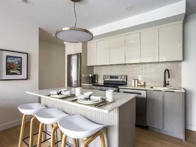 Condo locatif neuf 1 chambre – Entièrement meublé et équipé