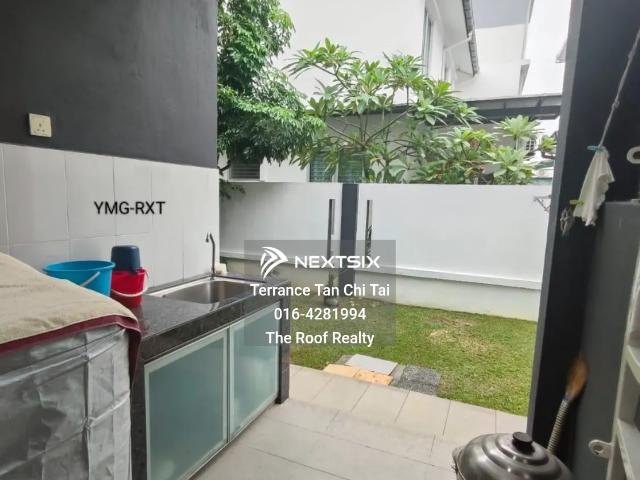 Condo Meadow Park 2 Very Well Kept With Fully Renovated & Furnished