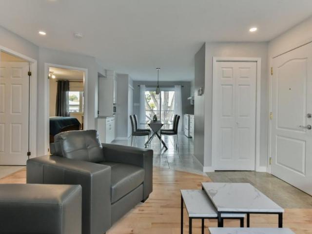 Condo, meublé, tout inclus, Vieux Longueuil