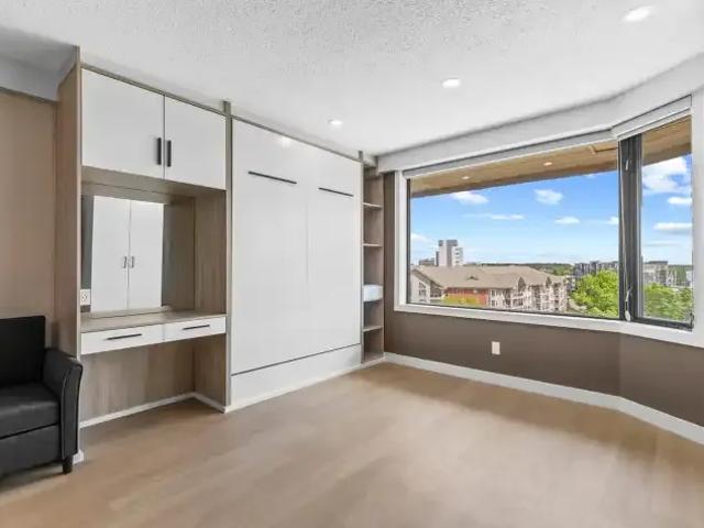 Condo Red Deer AB 103322476