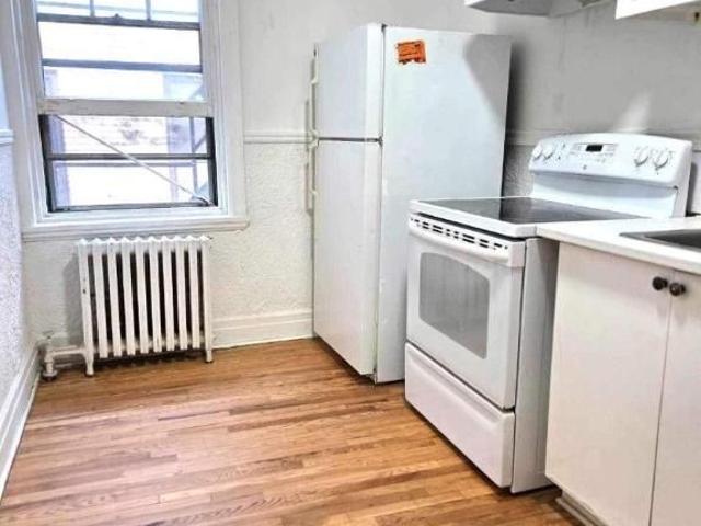 *CONDO SPACIEUX, LUMINEUX ET ENSOLEILLÉ – 2 CHAMBRES FERMÉES