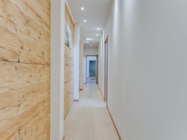 Condominium apartment with 5 rooms on sale in Aux portes de Villars, transports publics à proximité 146 m² | dreamo. Ch