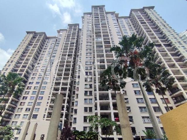 Condominium, Corner Lot