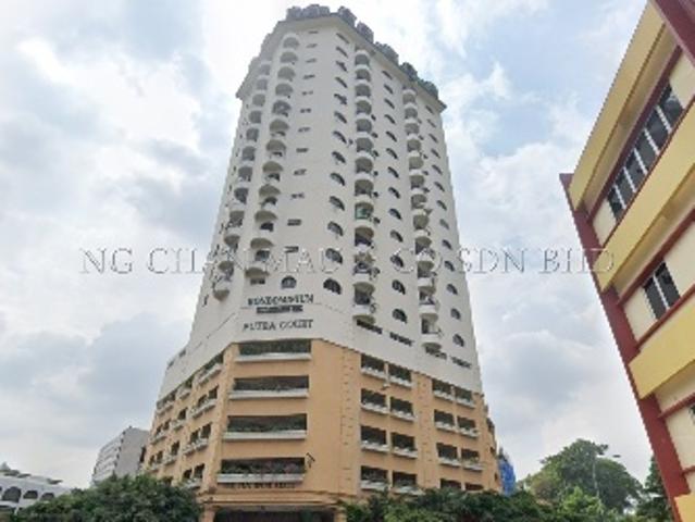 Condominium, Corner Lot
