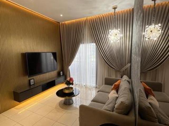 CondominiumPuchong Fully Furnished with airconds near LRT