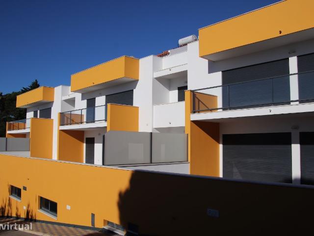 Condominio no Centro da Parede