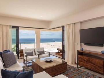 Condominio con vista al mar, terraza con Jacuzzi privado, alberca y gym