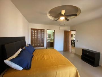 Condominio de lujo en Punta Nopolo con vista al mar y acceso por ascensor