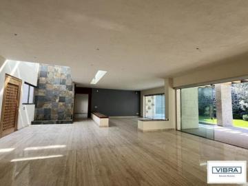 Condominio en Calle CERRADA, Doble seguridad!