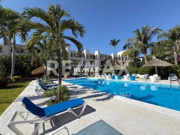 CONDOMINIO EN VENTA EN PLAYA ESCONDIDA