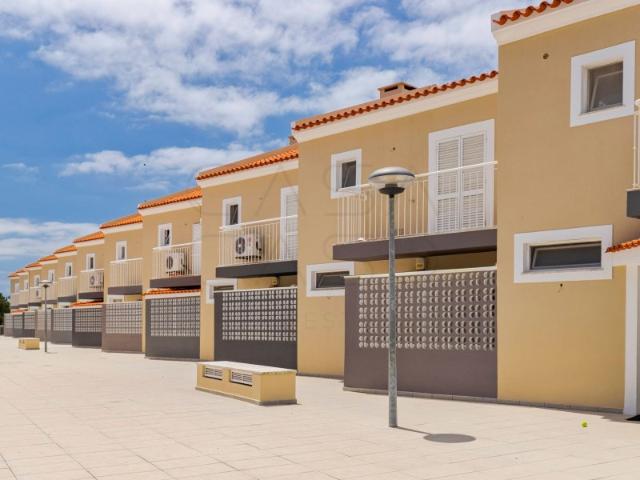 Moradia de 4 assoalhadas com garagem de 67m2 em Condomínio Privato
