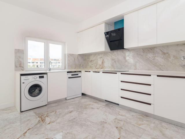 Condominio Fechado Moradia Nova T3 +Sotão e Garagem Canto Pinheiro