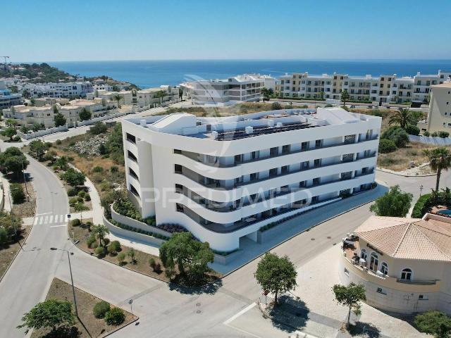 Condomínio Leaf em Lagos a 300 metros da praia com piscina