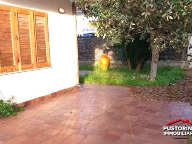 Condofuri Marina Villa arredata su 2 livelli con giardino