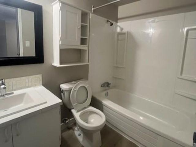 Confederation Park Apartments I & II 1 Bedroom Apartment for Rent at 3176 & 3176 Laurier Dr, Saskatoon, SK S7L 5J4 Confederation Park