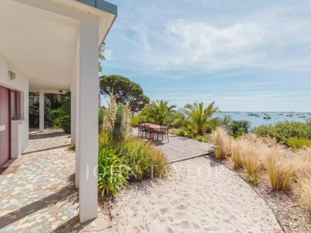 CONFIDENTIEL Presqu'Ile du Cap Ferret Villa historique en Première ligne