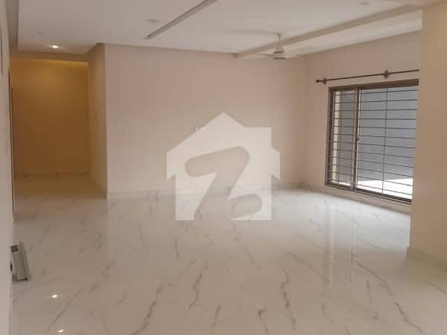 Confirm apartment 4 bedroom 1st floor west open in askari 6 for sale