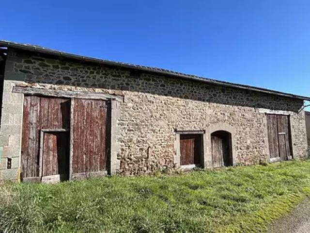 Confolens 16500 Achat / Vente maison parking