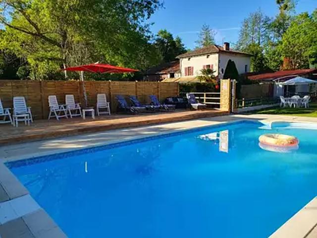 Confolens 16500 Achat / Vente maison 12 pièces t12 piscine jardin
