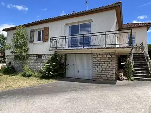 Confolens 16500 Achat / Vente maison 4 pièces t4 parking