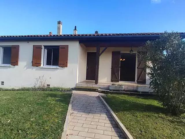 Confolens 16500 Achat / Vente maison 5 pièces t5 au dernier étage terrasse
