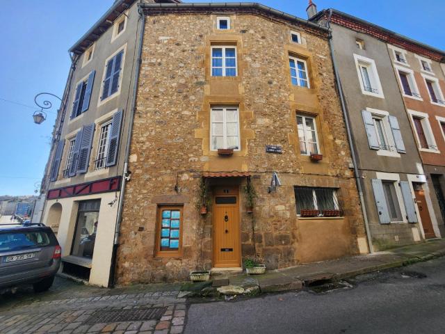 Confolens Maison rénovée en ville ou location possible