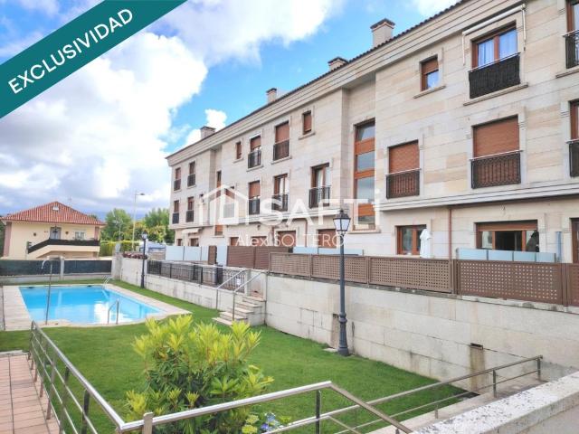 Confort, piscina y con la playa a un paso