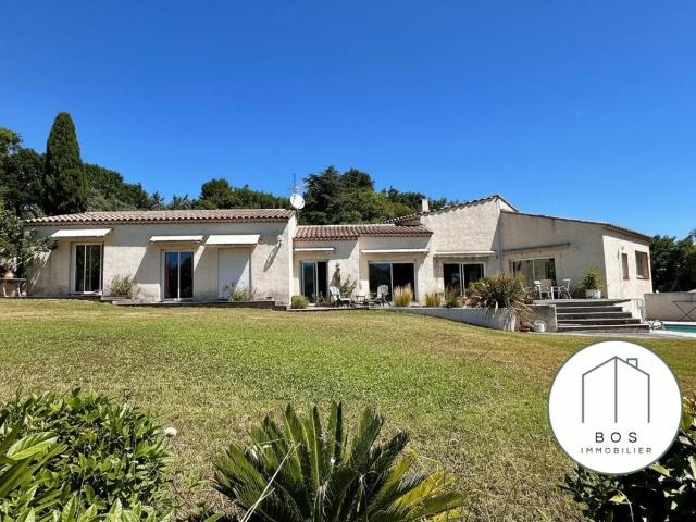 Confortable villa avec piscine et tennis 288m² Marseille 12ème