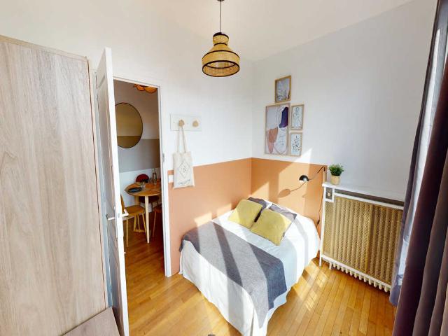 Chambre à Paris Rue De Cronstadt