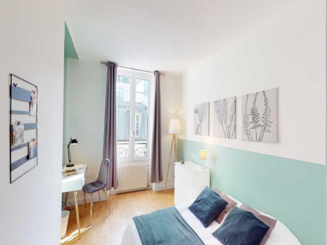 Chambre à Paris Boulevard Saint Michel, Monnaie