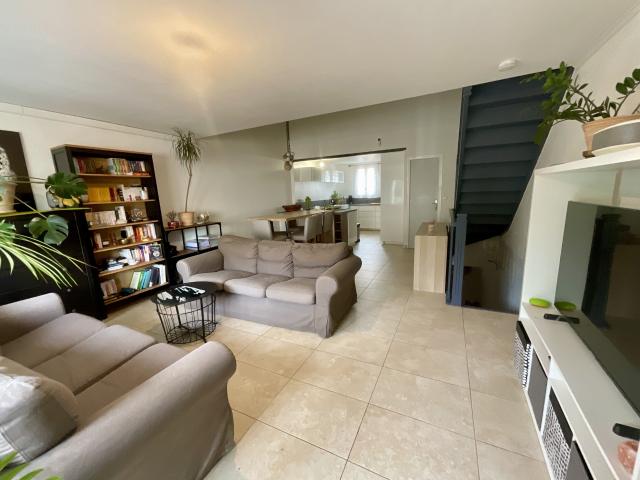 Confortable maison rénovée au cœur d’Agde 94 m2 avec garage et extérieur